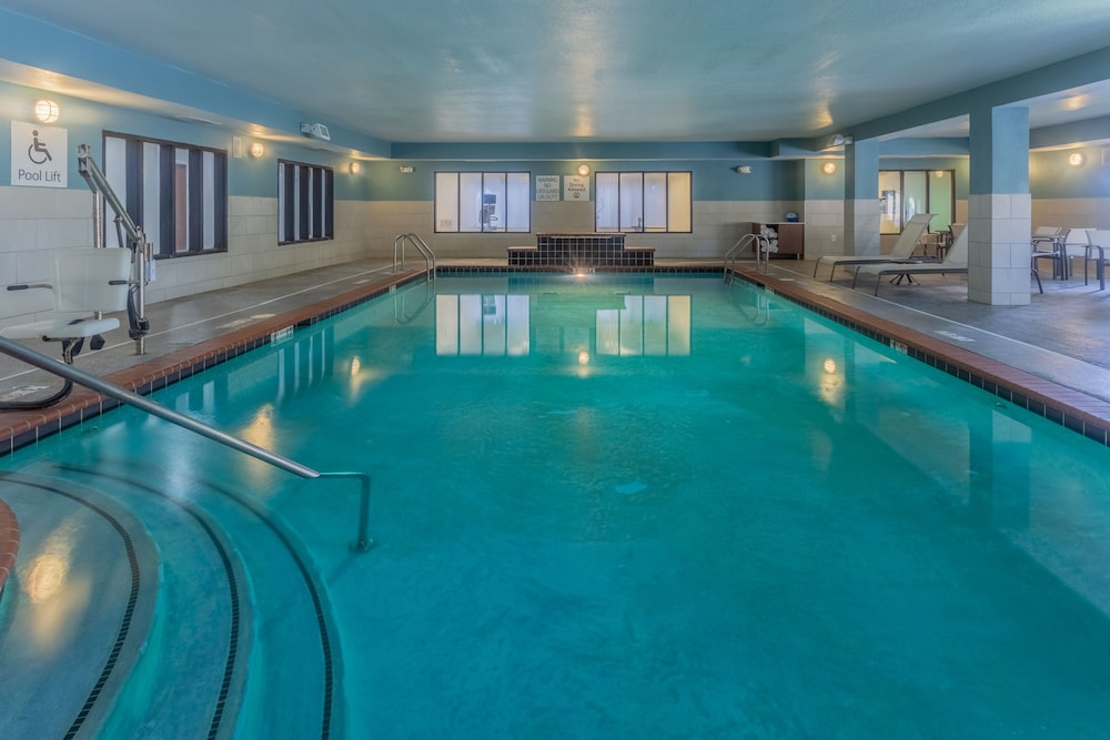 Holiday Inn Express Indianapolis Southeast 3/69