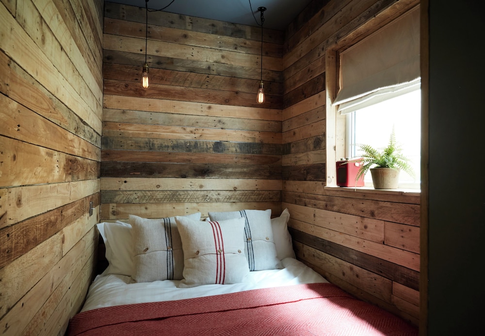 Artist Residence Brighton 11/50