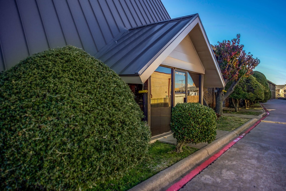 Motel6 Arlington, TX - UTA 23/28