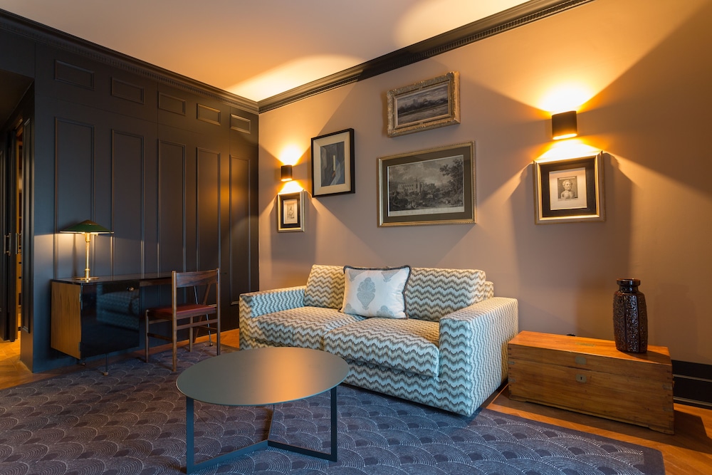 Valverde Hotel 34/46