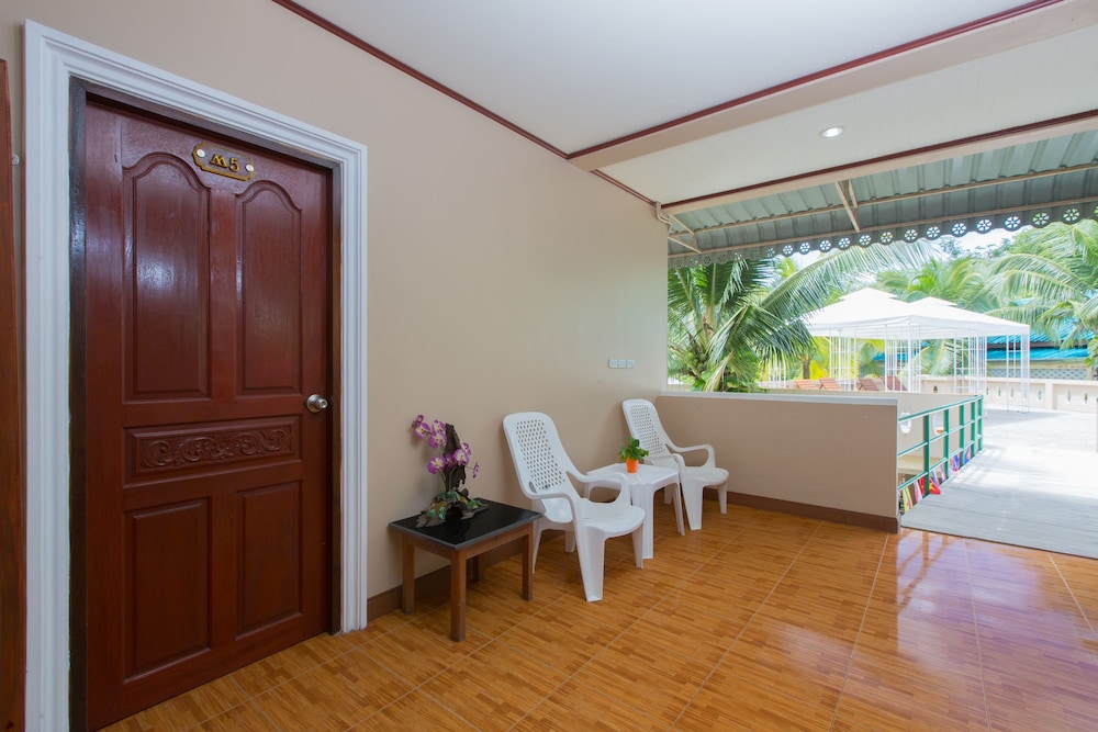 Patong Rai Rom Yen Resort SHA 33/50