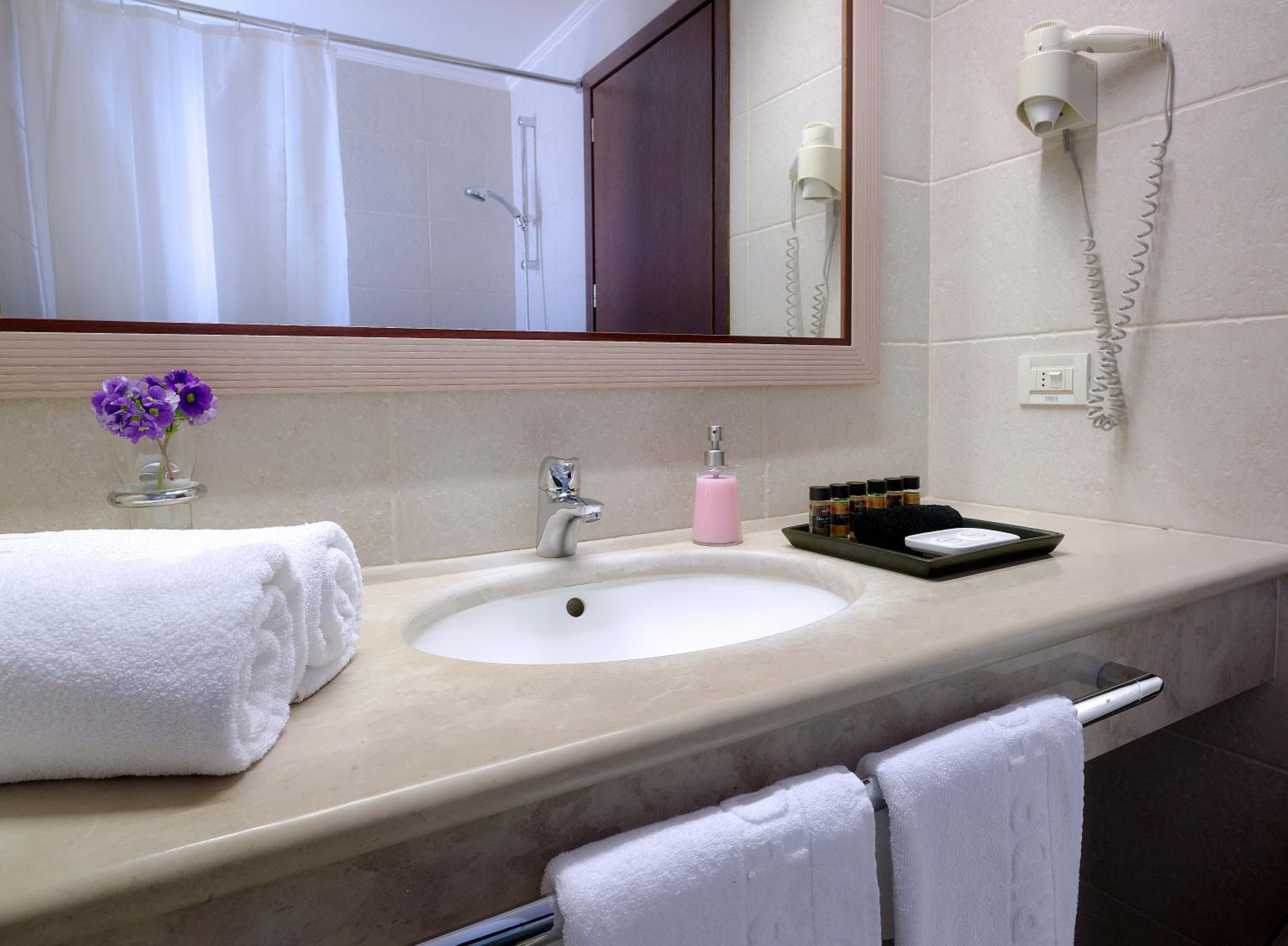 Irida Hotel 59/59