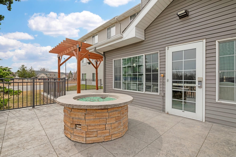 Country Inn Suites By Radisson West Bend Wi 33/58