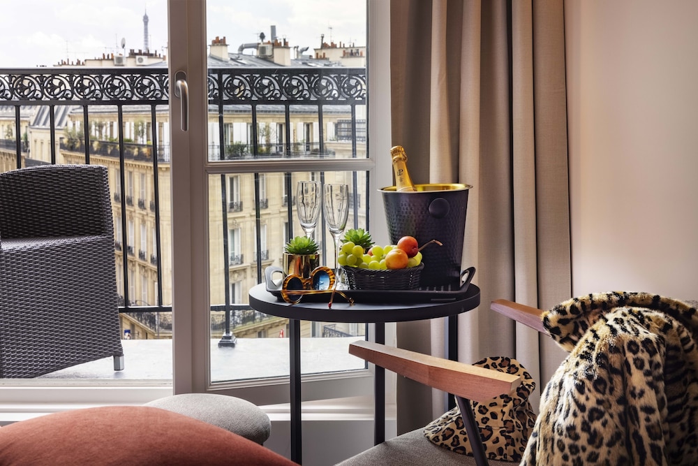 Le 12 Hotel 30/50