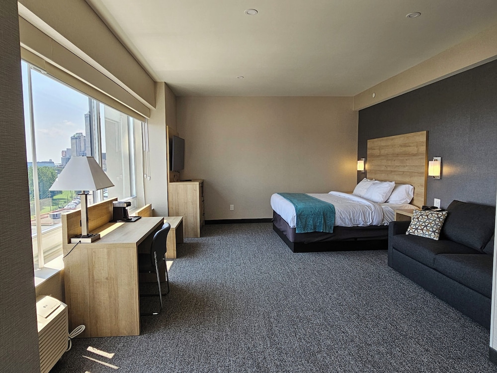 Imperial Hotel and Suites 17/60