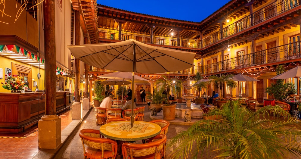 Hotel La Parroquia 81/82