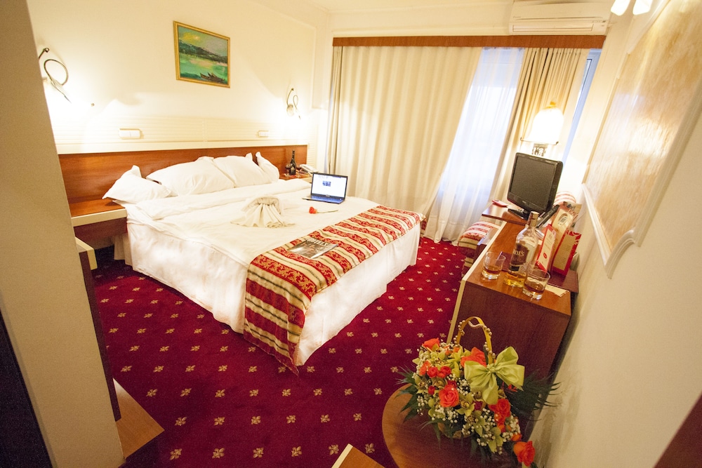 Prahova Plaza Hotel 12/35