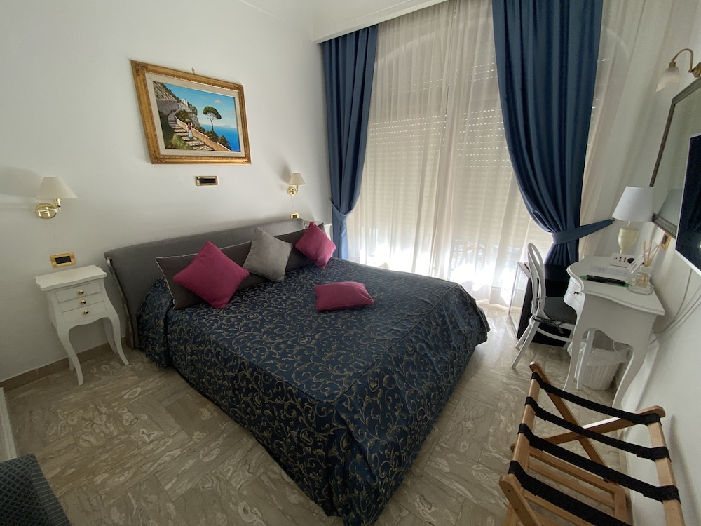Capri Bougainville 15/49