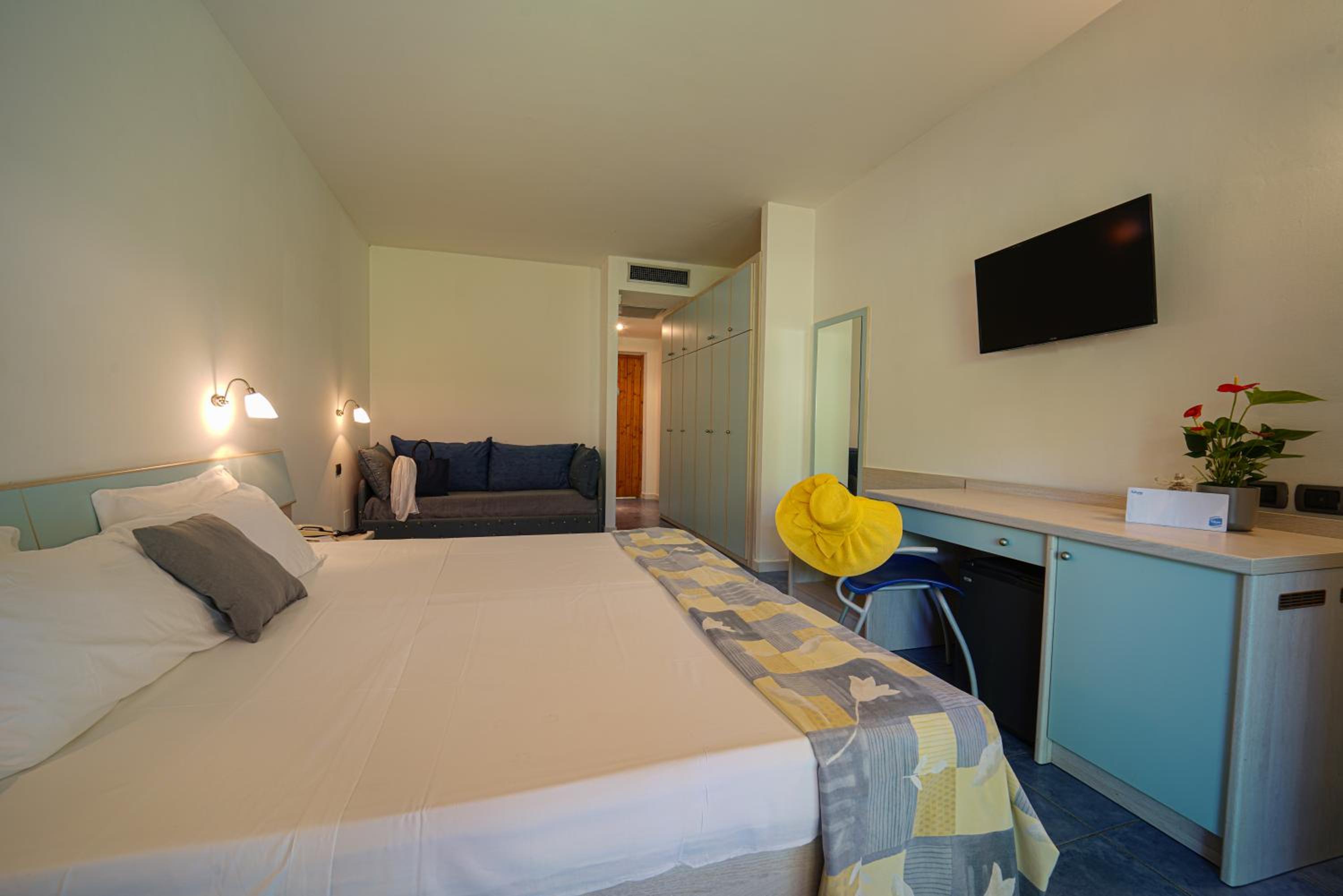 Classic Triple Room