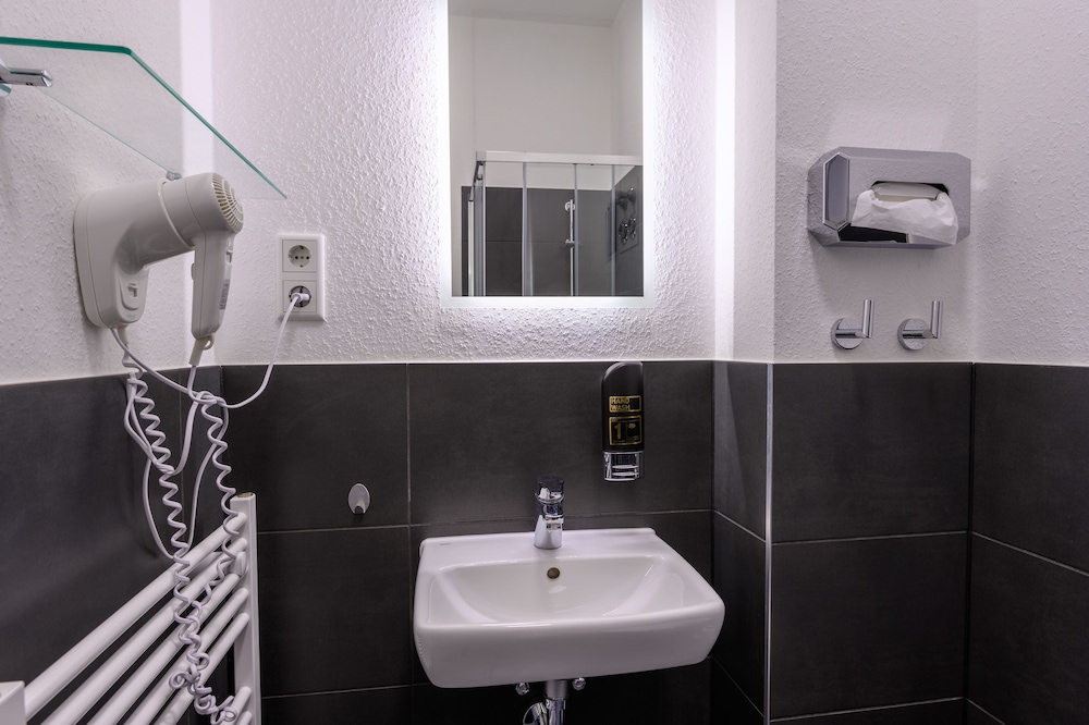 Sonata City Hotel 34/39