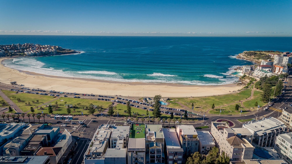 Wake Up Bondi Beach 46/50