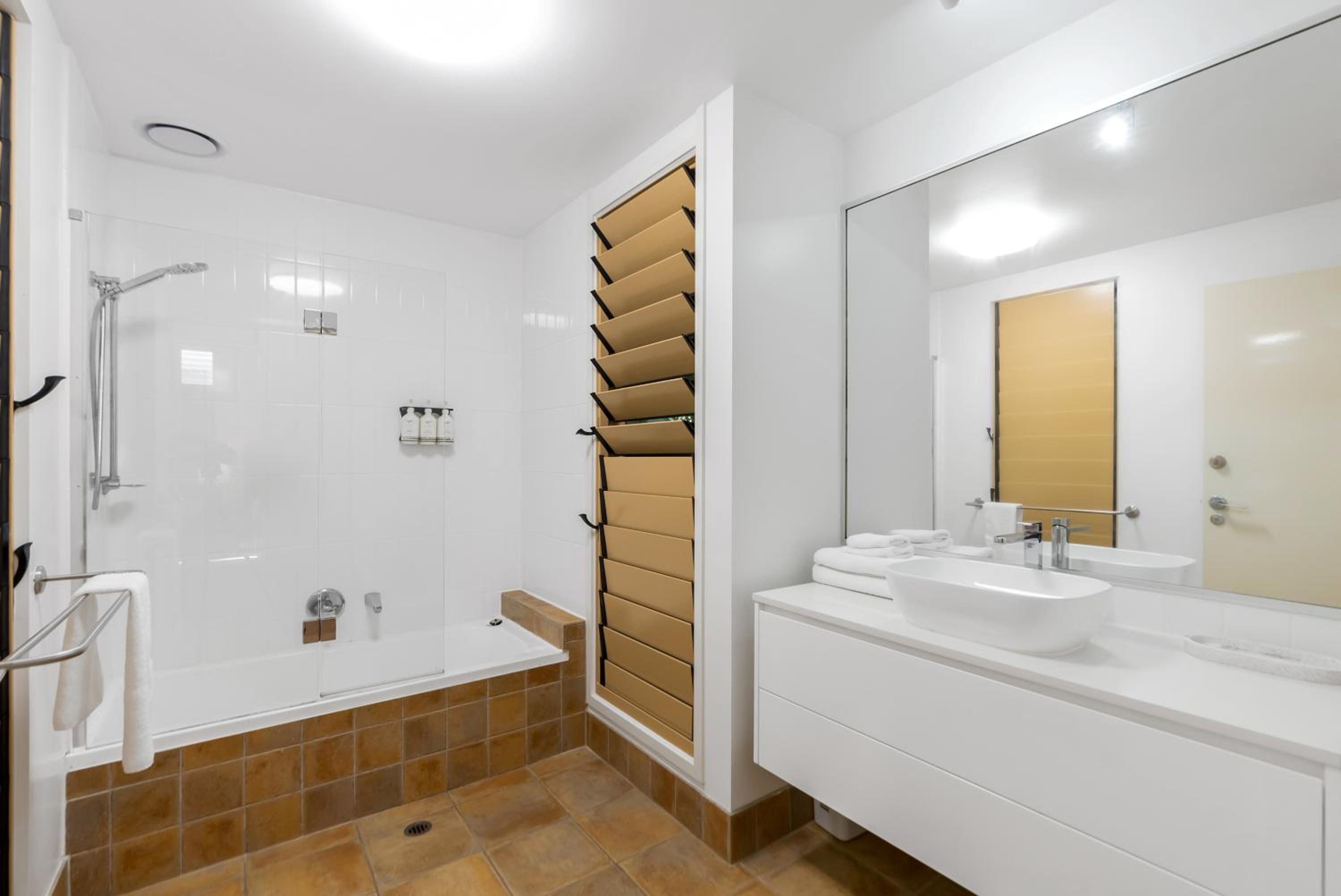 شقة بسرير كينج وسريرين منفصلين بغرفتي نوم، SANCTUARY PALM COVE 4/15