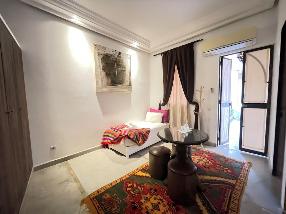 Riad Samarine 12/42