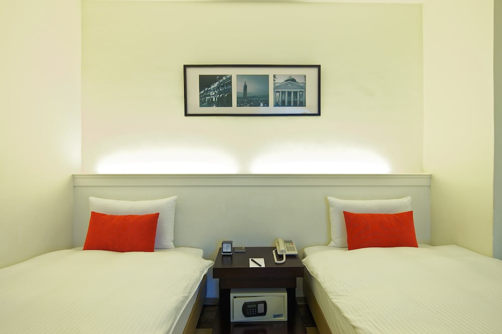 53 Hotel 48/55