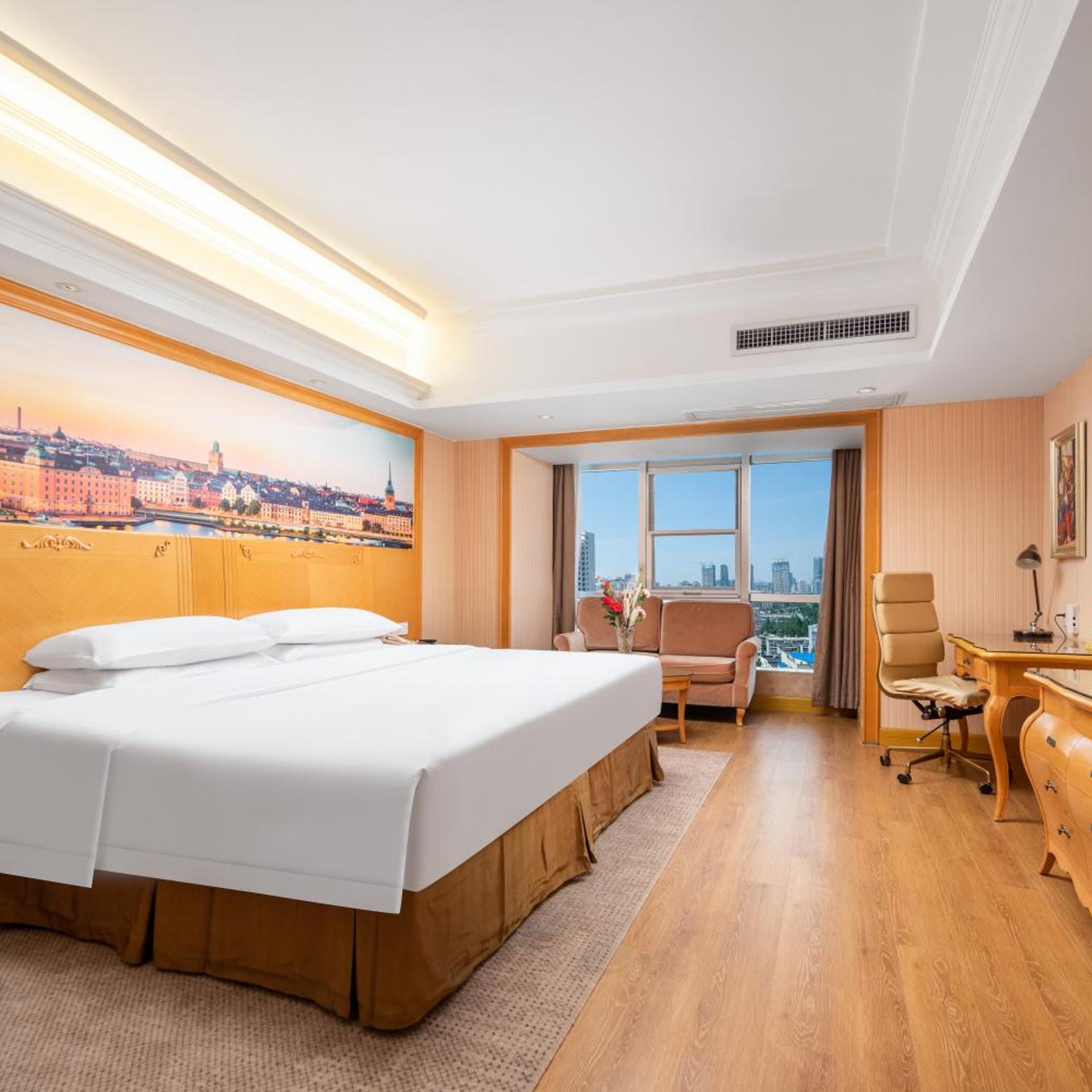Vienna International Hotel (Wuhan Jiefang Avenue Tongji Medical College) 10/69