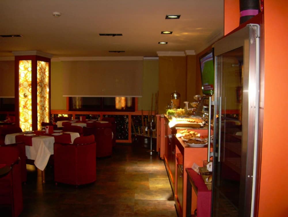 HOTEL FRANCISCO II 18/24