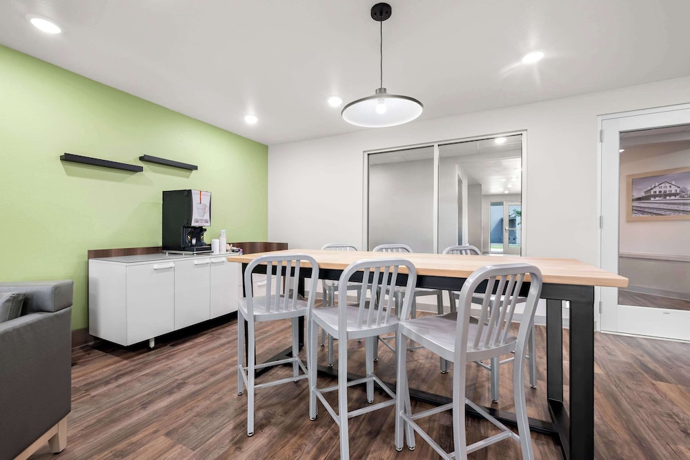WoodSpring Suites Huntsville - Research Park 34/40