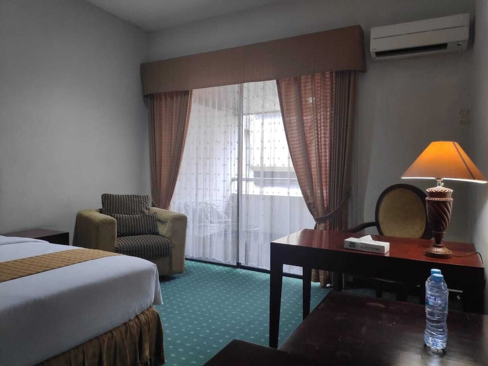 New Grand Park Hotel 24/49
