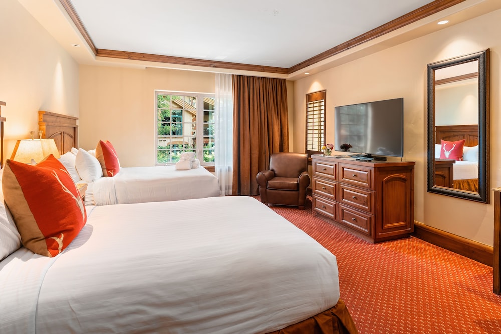 Room, 2 Double Beds, Village View, Accessible