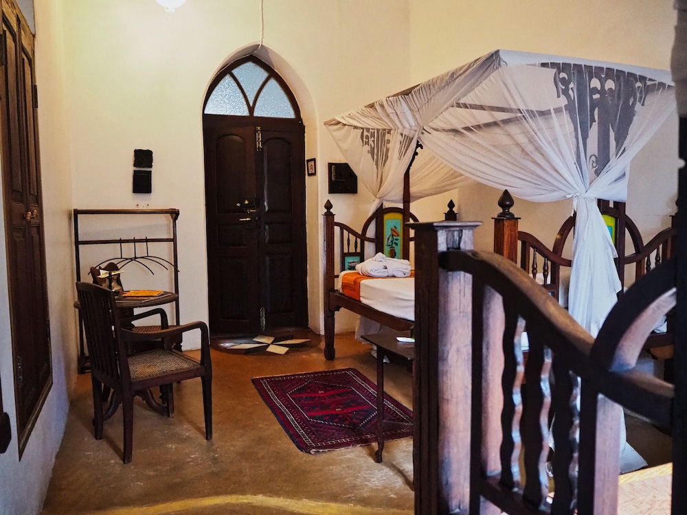 Zanzibar Coffee House 37/50