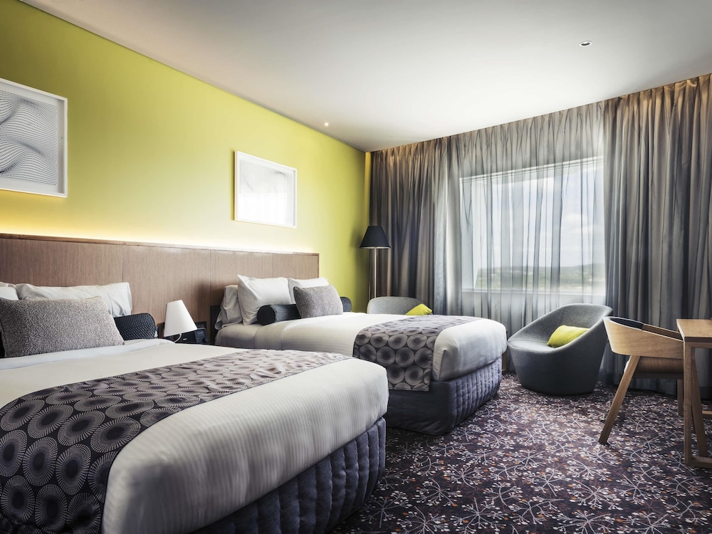 Mercure Sydney Liverpool 13/48