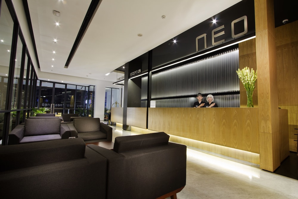 Hotel Neo Tendean 12/20