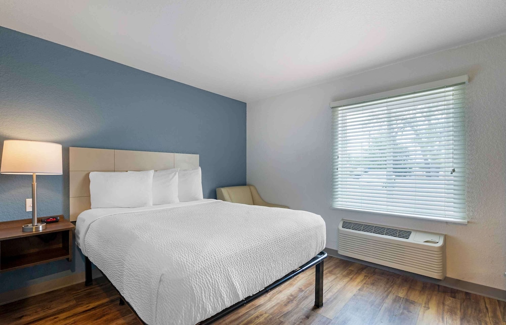 Extended Stay America Select Suites - Tampa - Northeast 7/24