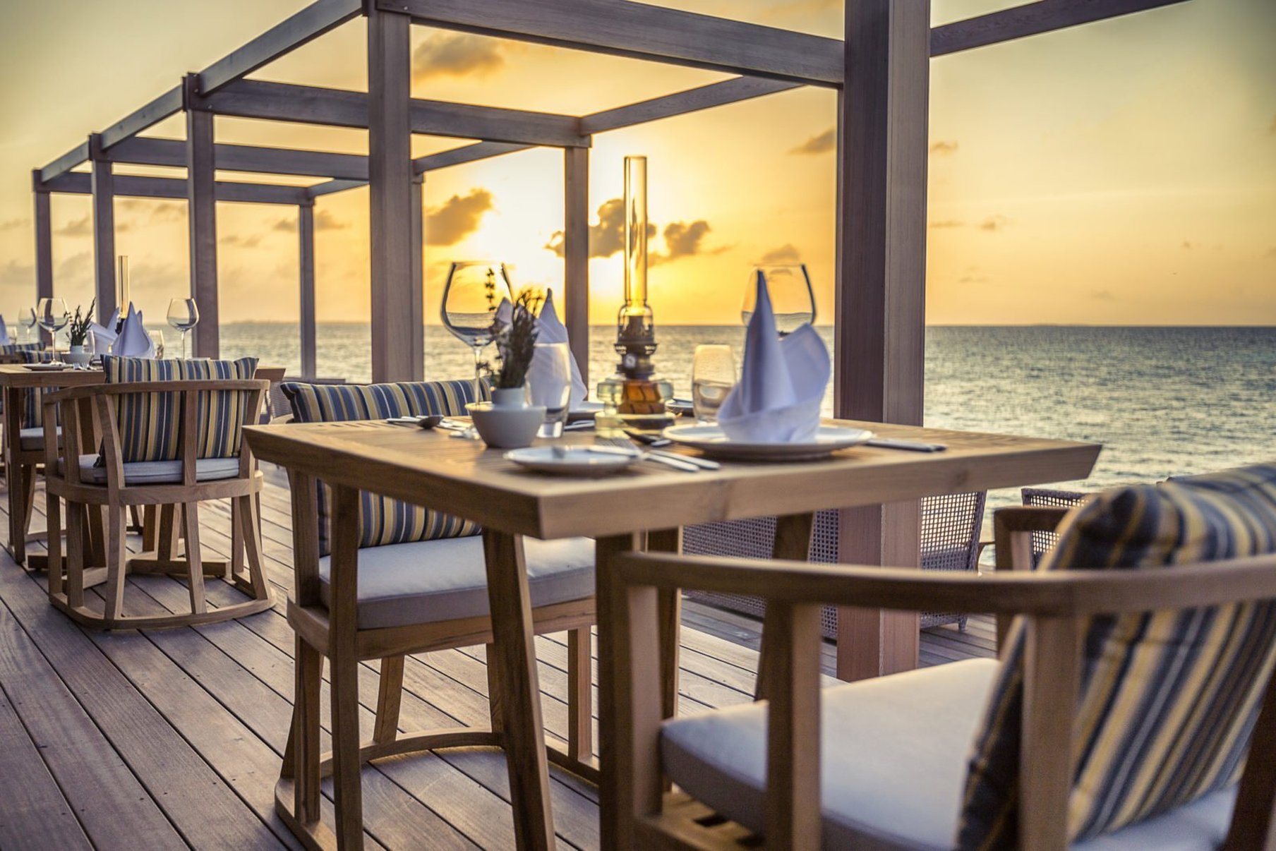 HURAWALHI ISLAND RESORT MALDIVES 70/99