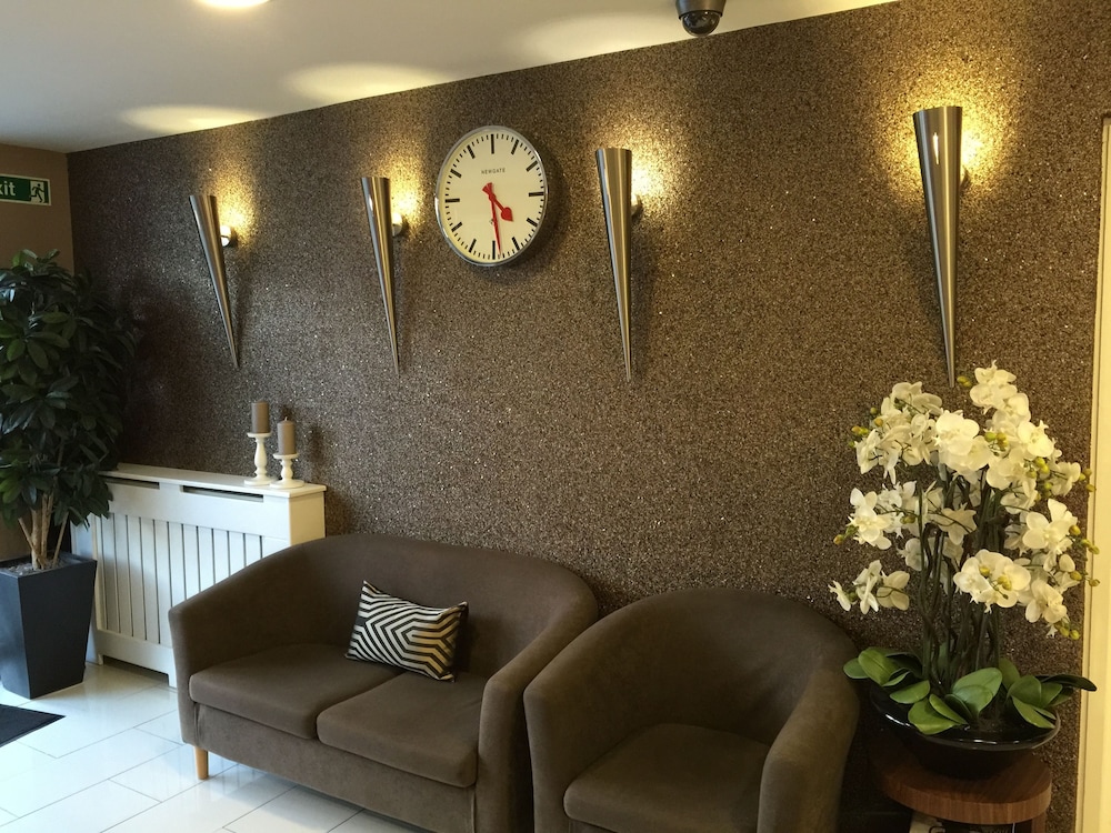 Prince Regent Hotel Excel London 40/48