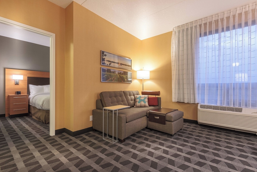 Towneplace Suites Belleville 24/50