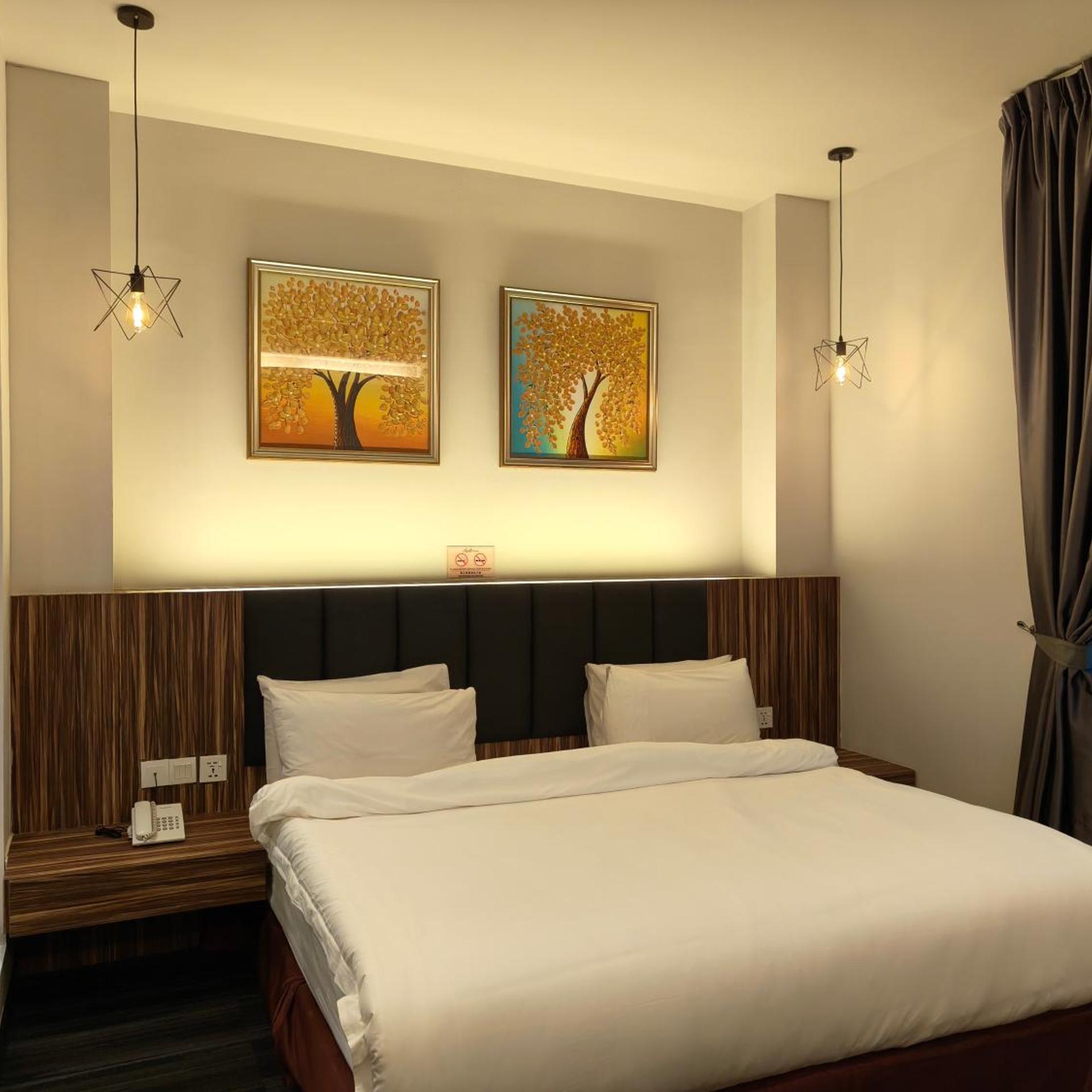 Room, King Bed, Hot Tub