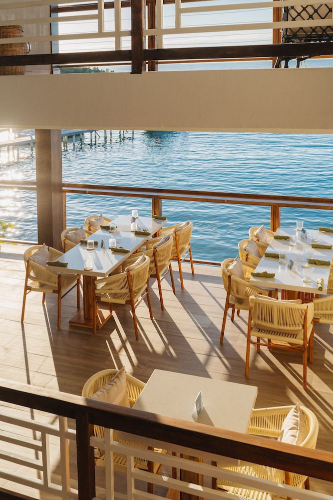 The Beach House Boutique Hotel 36/49