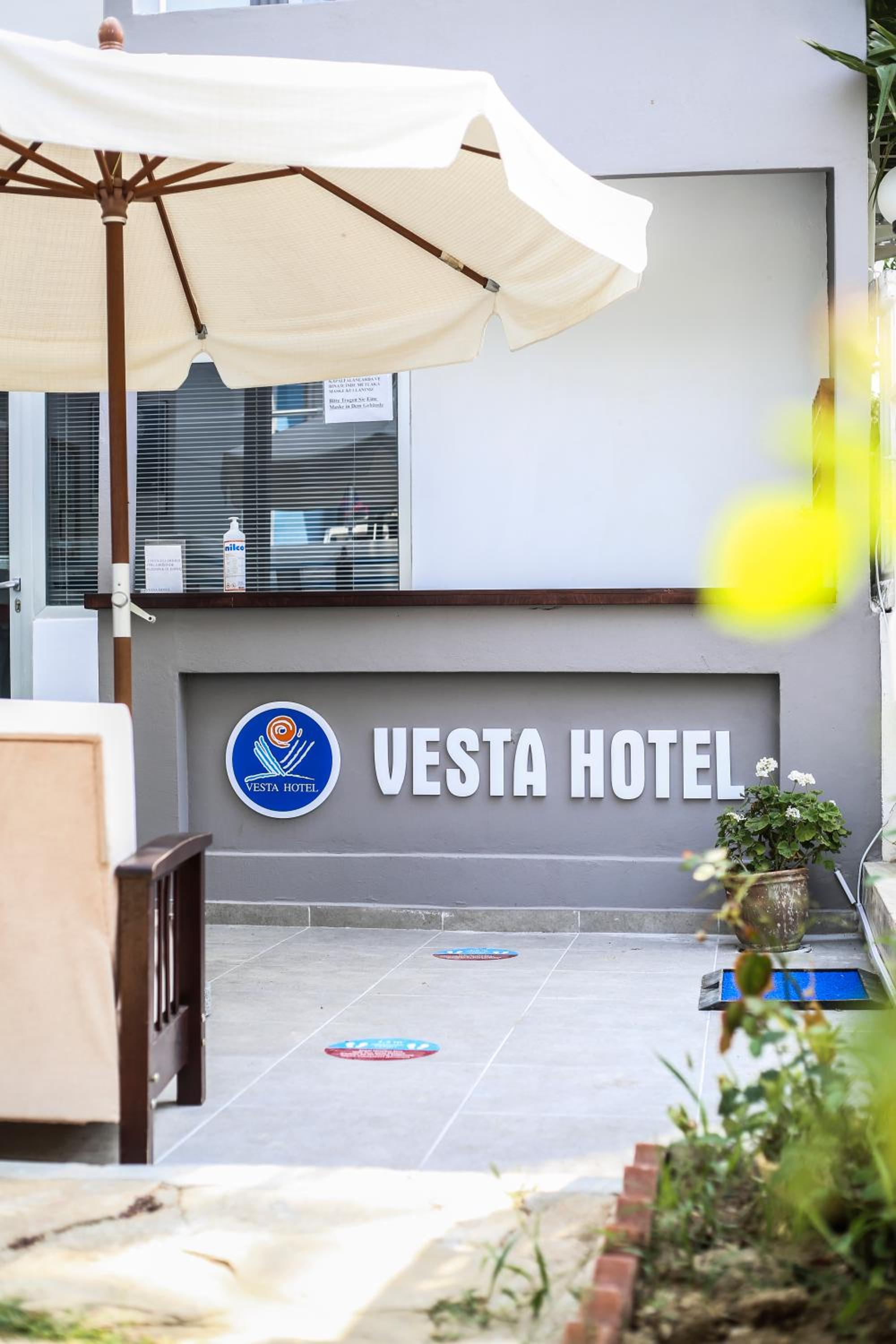 VESTA HOTEL 2/50