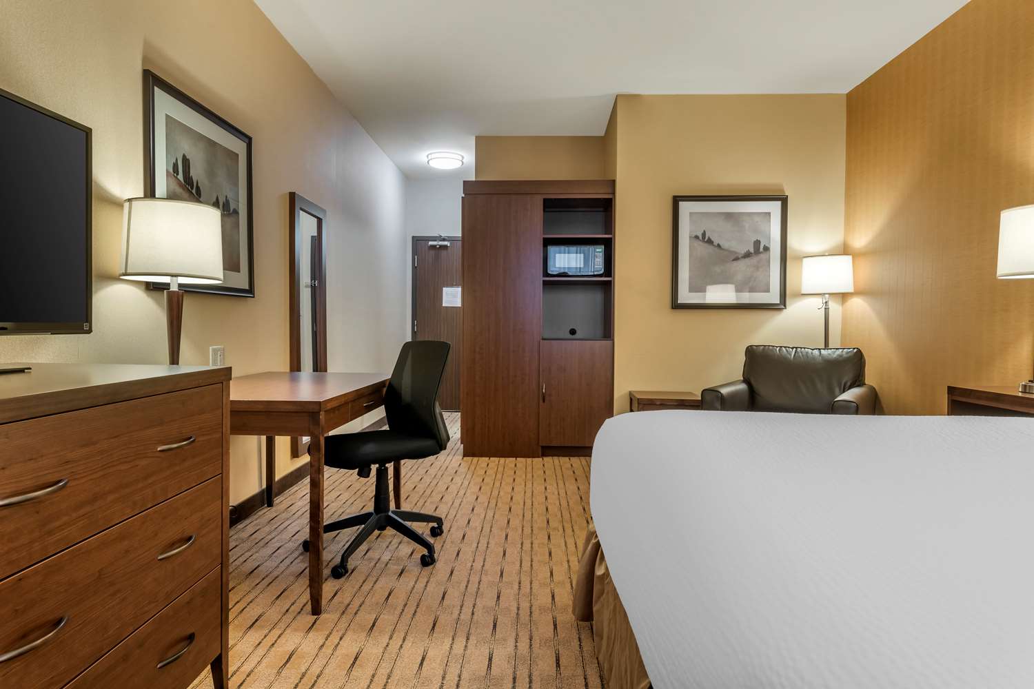 غرفة بسرير كينج، Best Western Plus Bathurst Hotel Suites 2/4