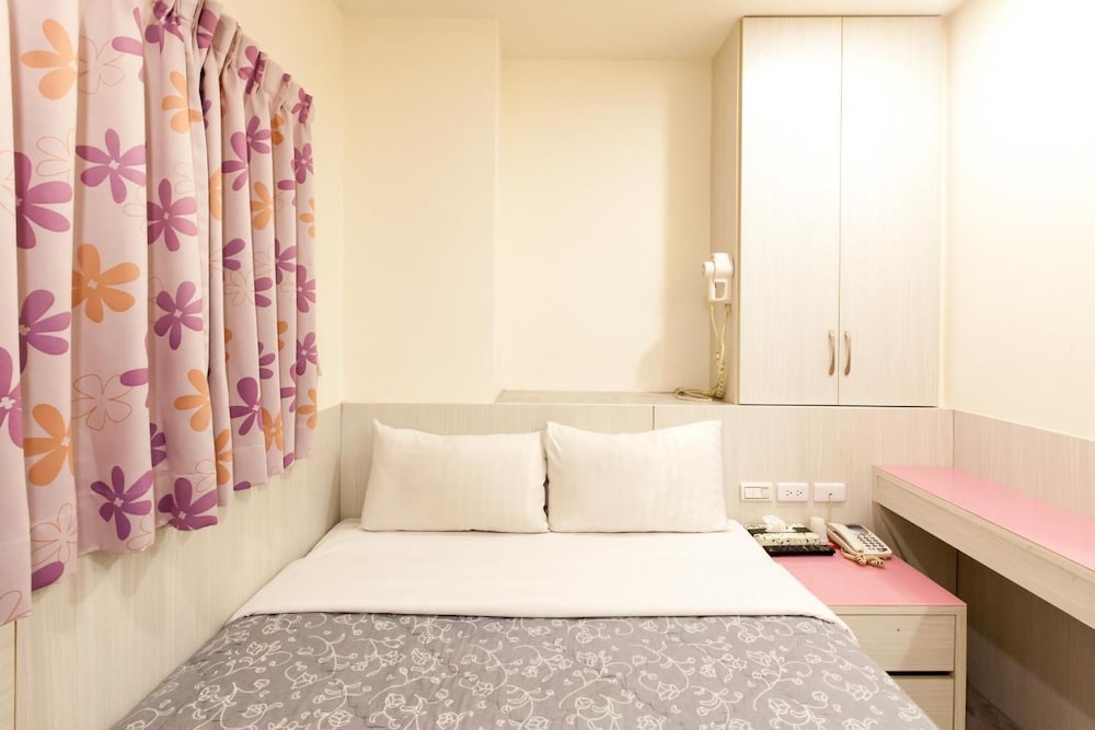 Ruei Gung Business Hotel 10/48