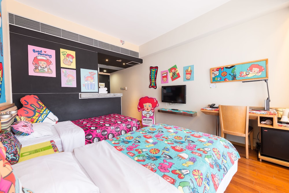 ROOM, TWIN BEDS