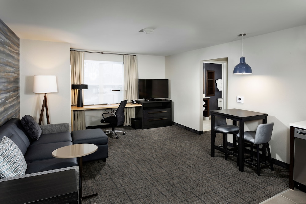 Residence Inn Milwaukee Brookfield 30/50
