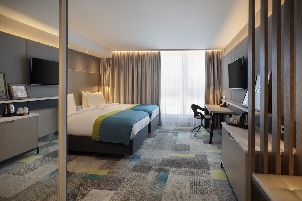 HOLIDAY INN VILLINGEN - SCHWENNINGEN 26/76