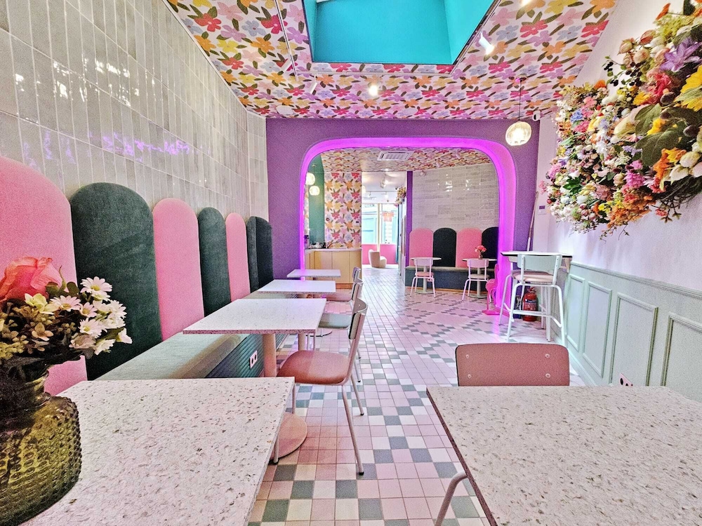 Hotel La Petite Rosa 33/50