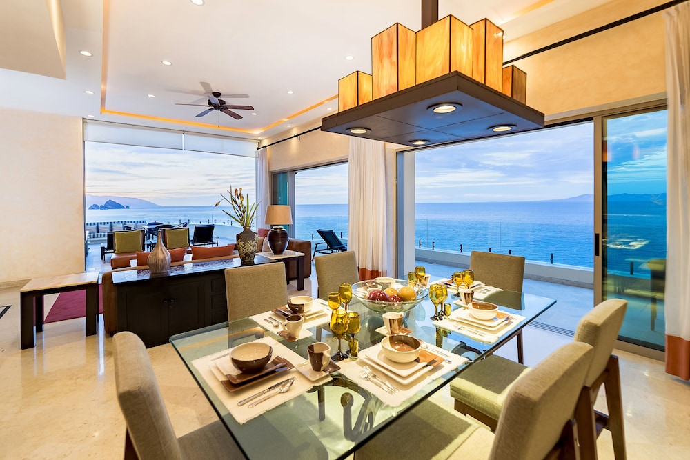 Garza Blanca Residences 61/74