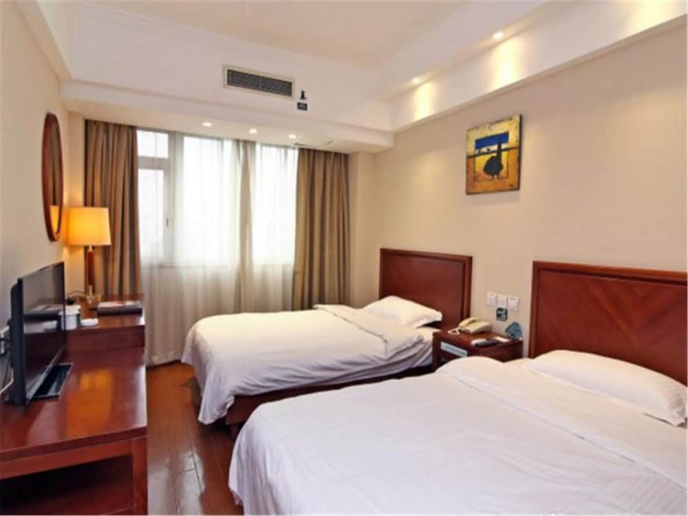 GreenTree Inn Shanghai Jingan Railway Station Xinzha Road Business Hotel 6/17