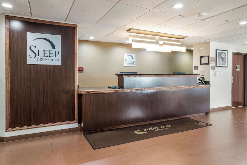 Sleep Inn & Suites Jacksonville Near Camp Lejeune 4/33