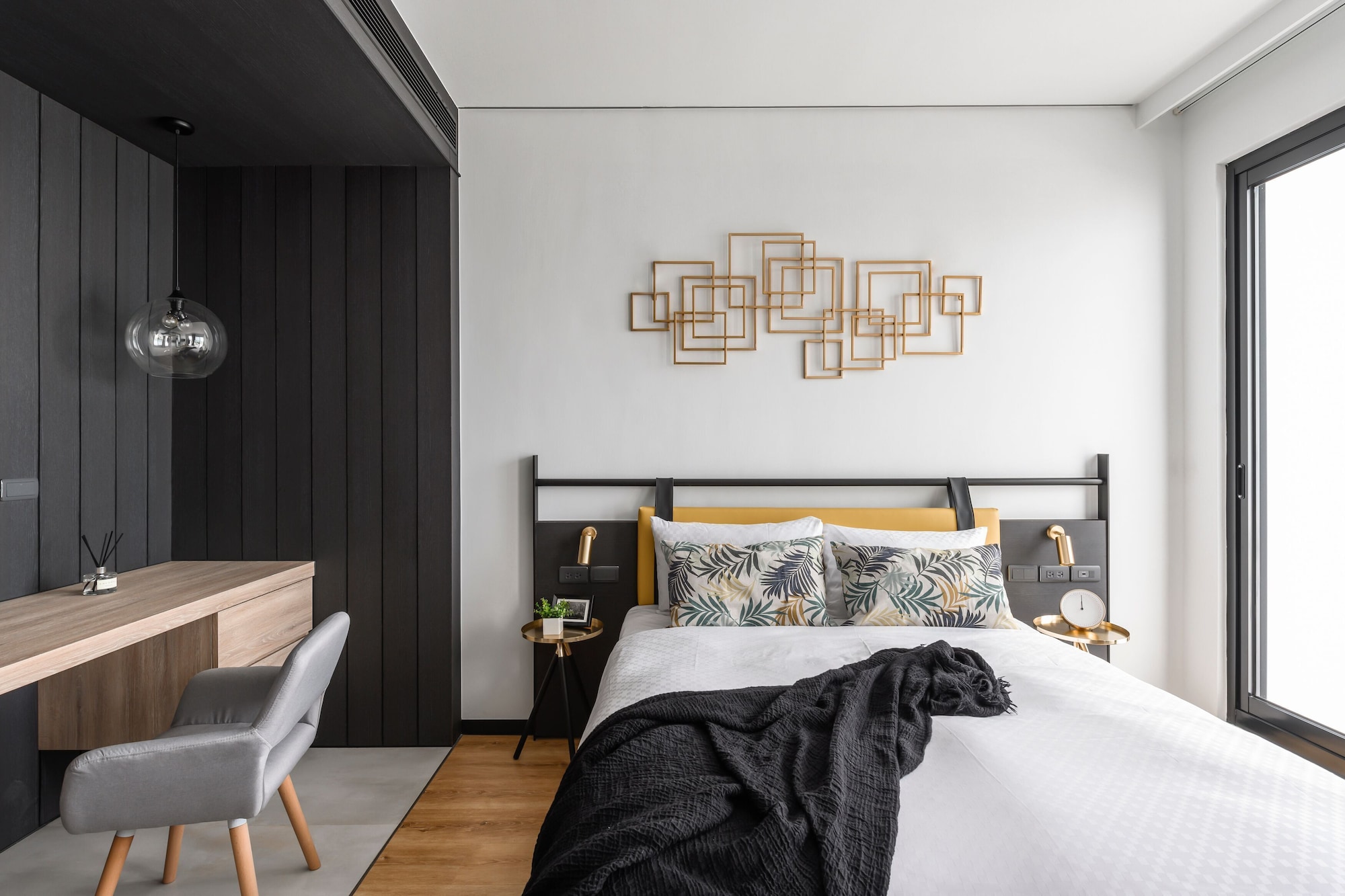 DELUXE, DOUBLE BED