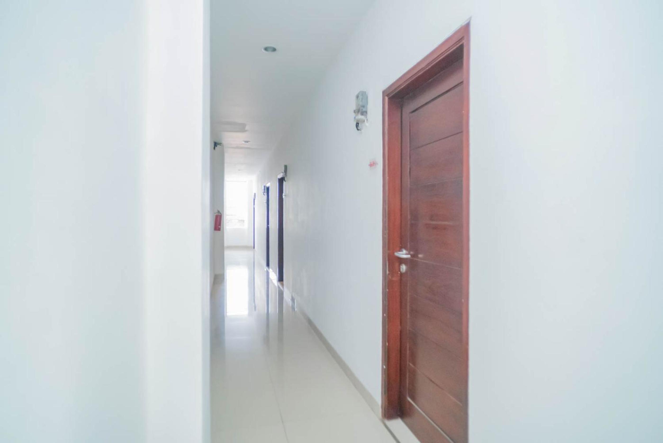 Sans Hotel Widarasari Cirebon 29/55