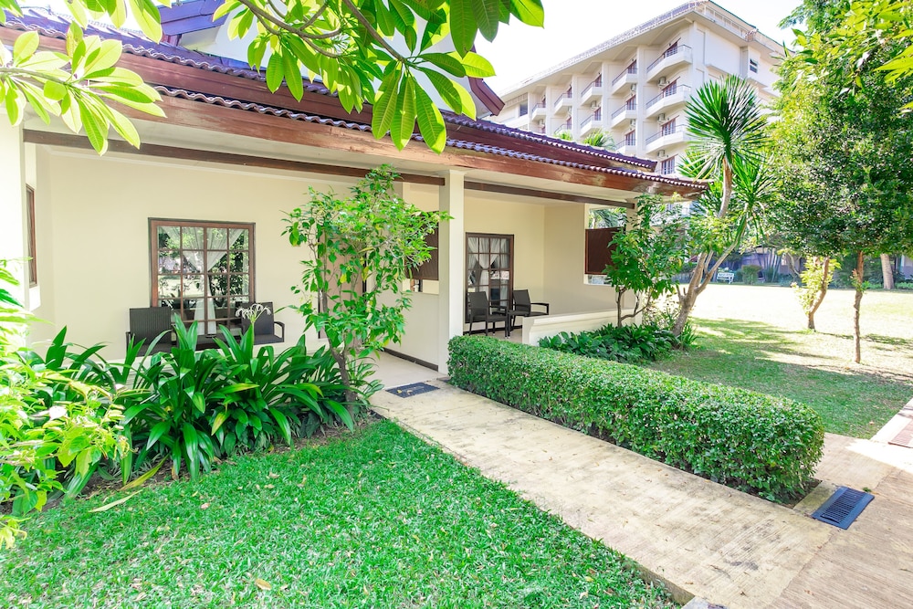 LOMBOK GARDEN HOTEL 68/70