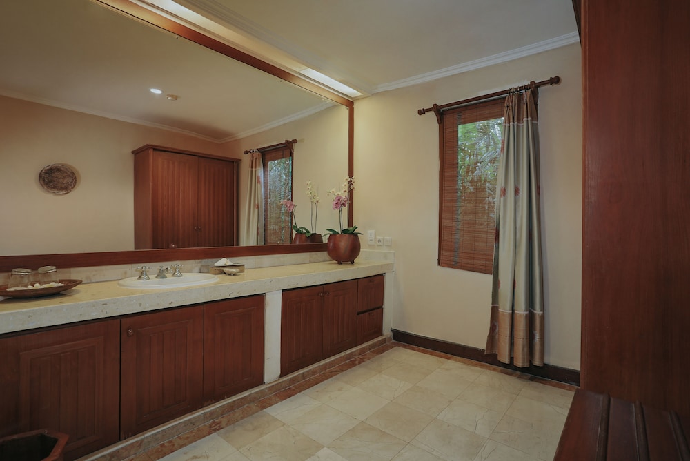 Parigata Villas Resort 1/40