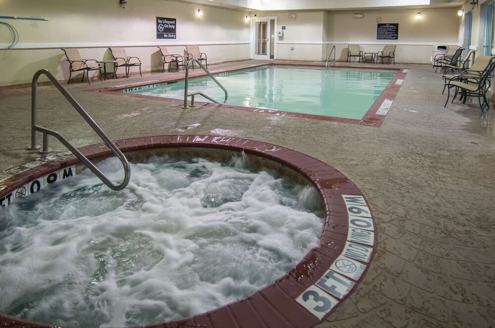 Hampton Inn And Suites Waxahachie 44/76