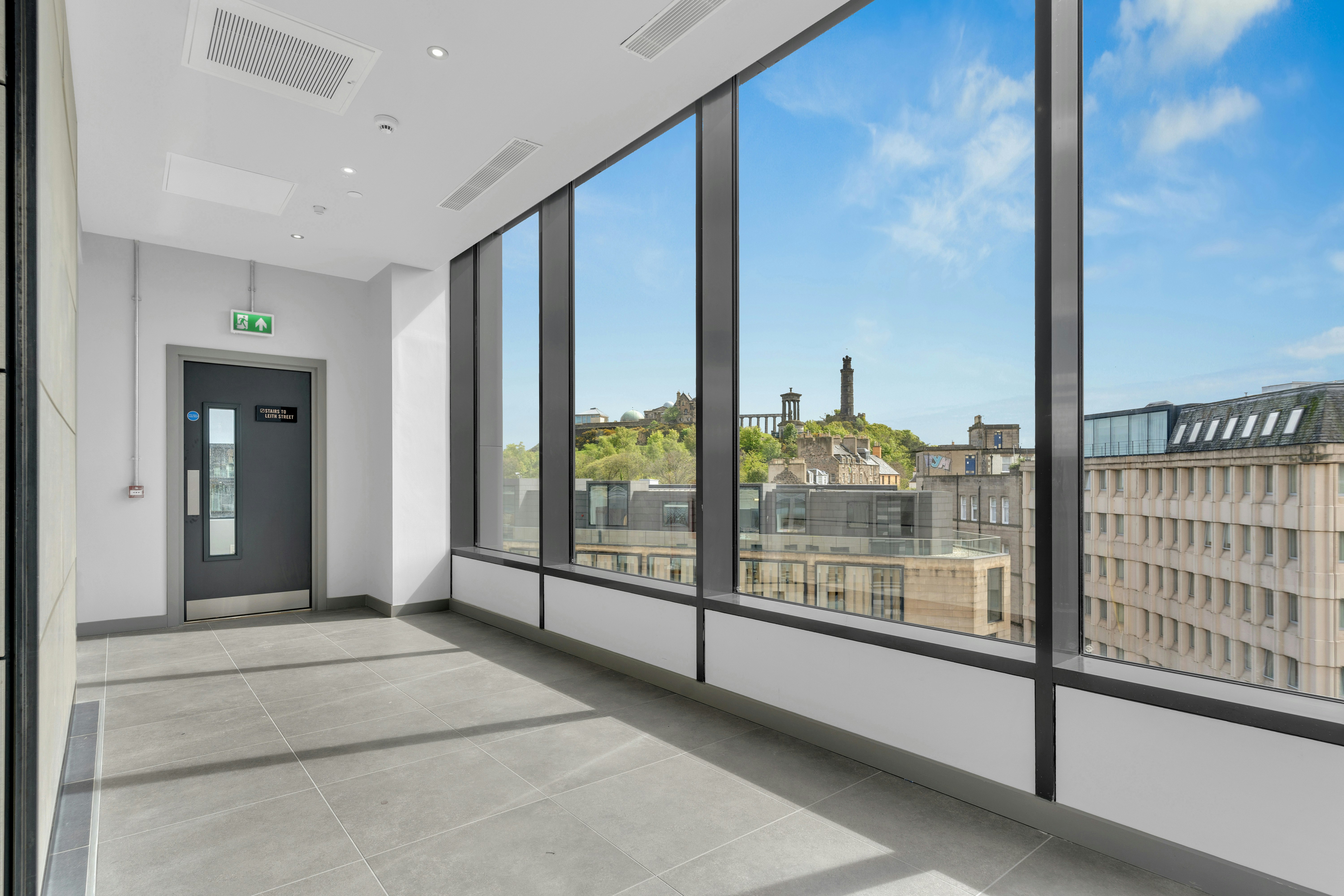 Roomzzz Edinburgh 51/58