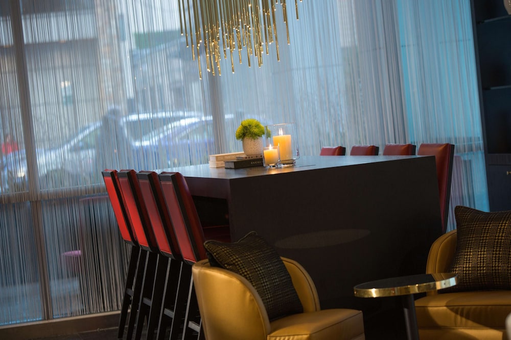 Hotel 505 River North 66/75