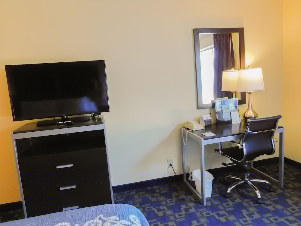 Days Inn & Suites by Wyndham Pocahontas 36/42